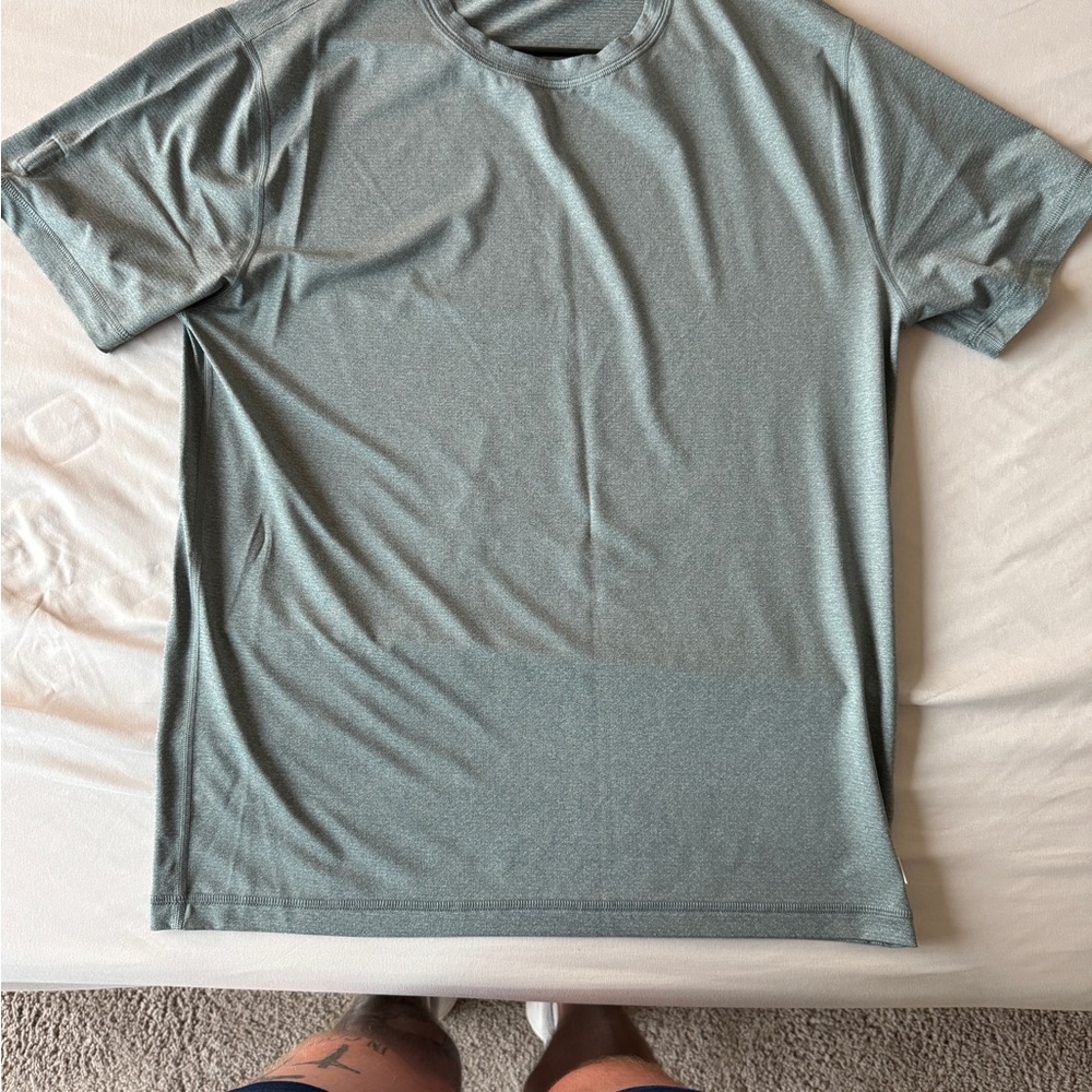 Vuori Gray Short Sleeve Tee Classic Crew Neck
